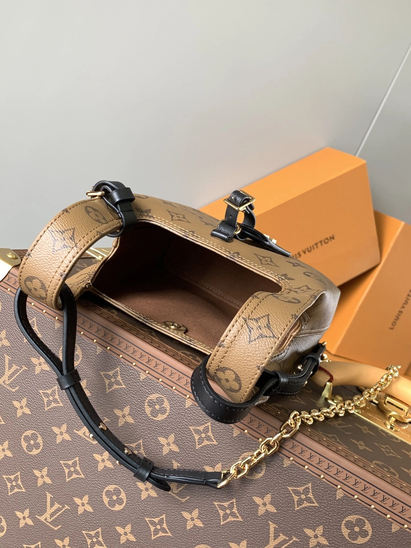 MOMO--8V M46816 high quality version Atlantis BB cowhide item:F-B000A2107