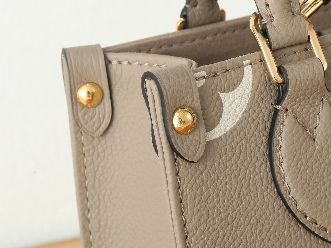 MOMO--8V M47054 high quality version OnTheGo BB item:F-B000A2141