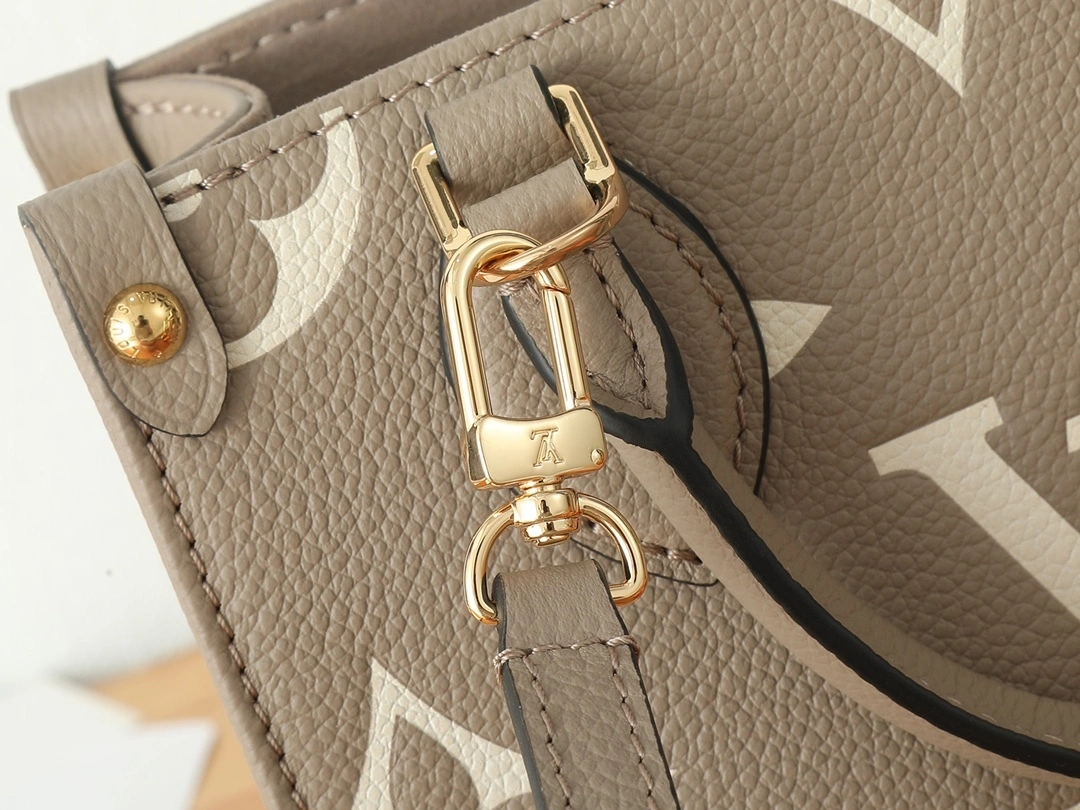 MOMO--8V M47054 high quality version OnTheGo BB item:F-B000A2141