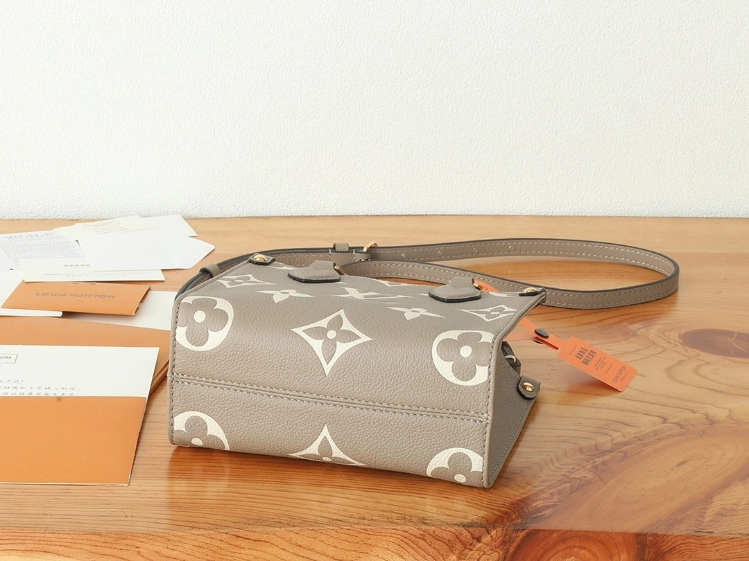 MOMO--8V M47054 high quality version OnTheGo BB item:F-B000A2141