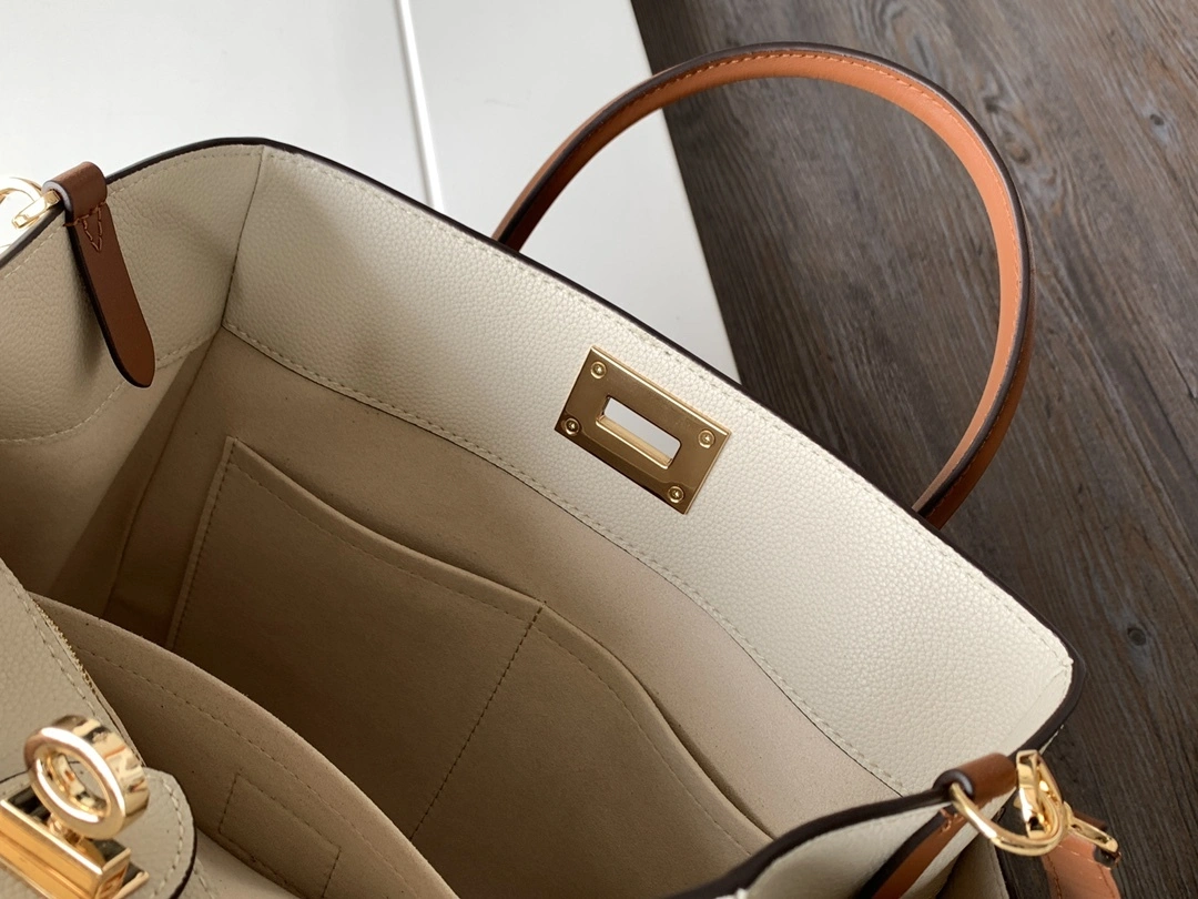 MOMO--8V M53825 high quality version On My Side Calfskin item:F-B000A2118