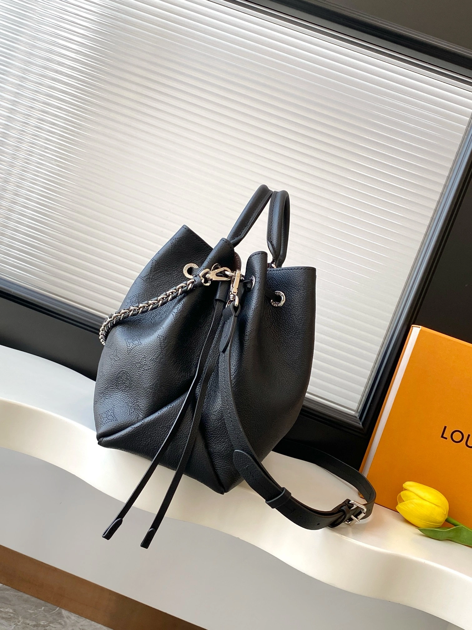 MOMO--8V M59200 high quality version Bella Tote cowhide item:E-B000L1808T