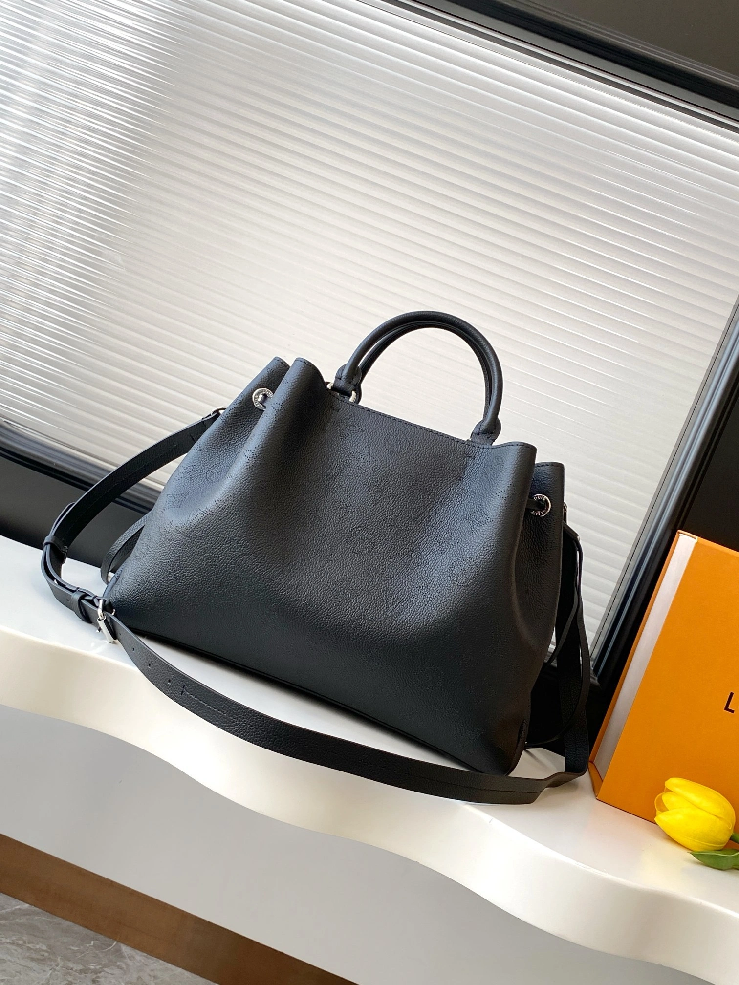 MOMO--8V M59200 high quality version Bella Tote cowhide item:E-B000L1808T