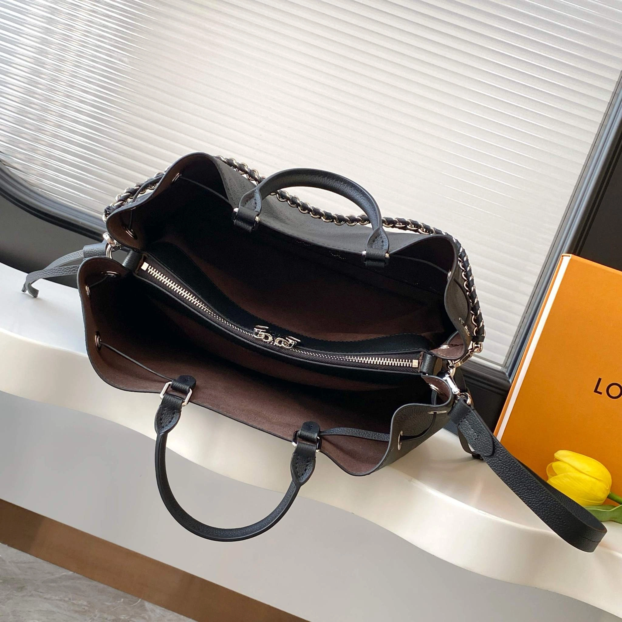 MOMO--8V M59200 high quality version Bella Tote cowhide item:E-B000L1808T