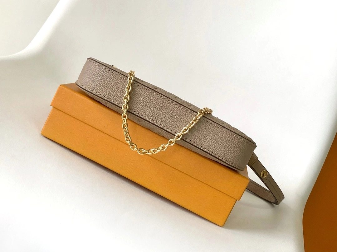 MOMO--8V M81862 high quality version Easy Pouch On Strap item:F-B000A2122
