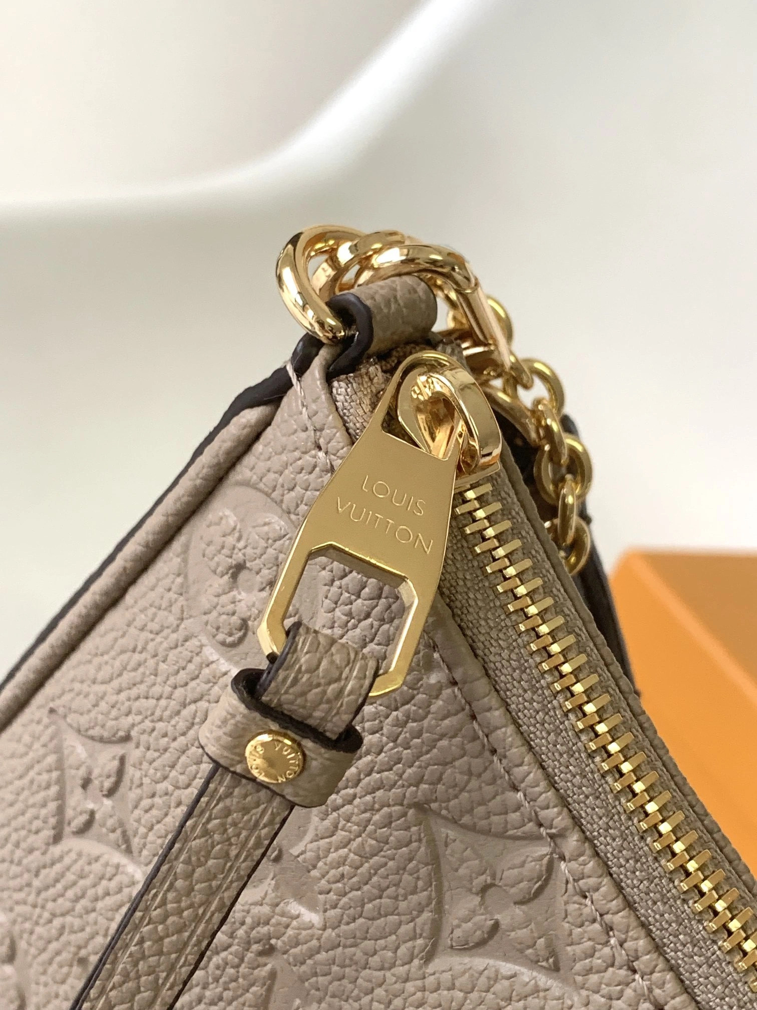 MOMO--8V M81862 high quality version Easy Pouch On Strap item:F-B000A2122