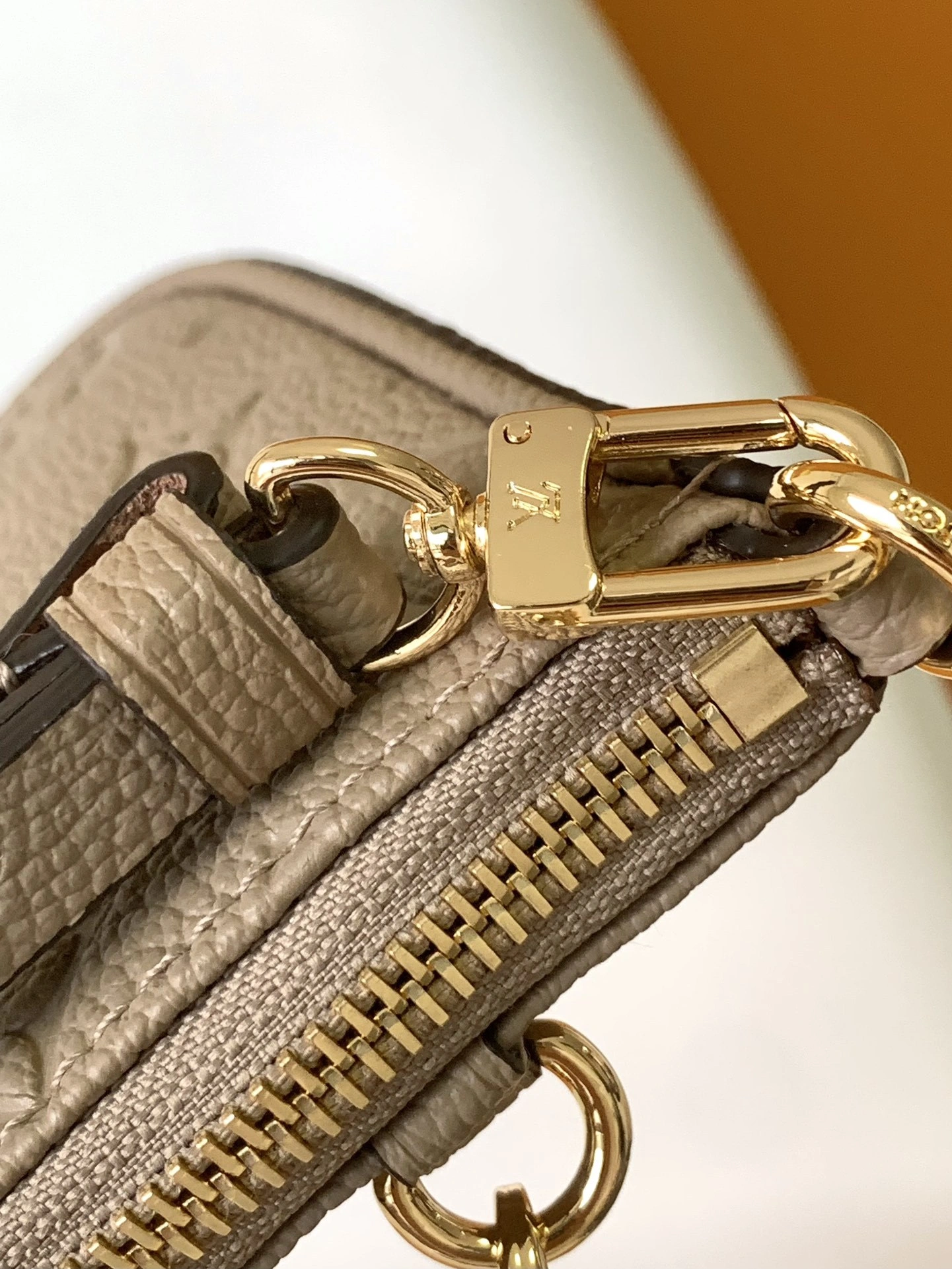 MOMO--8V M81862 high quality version Easy Pouch On Strap item:F-B000A2122
