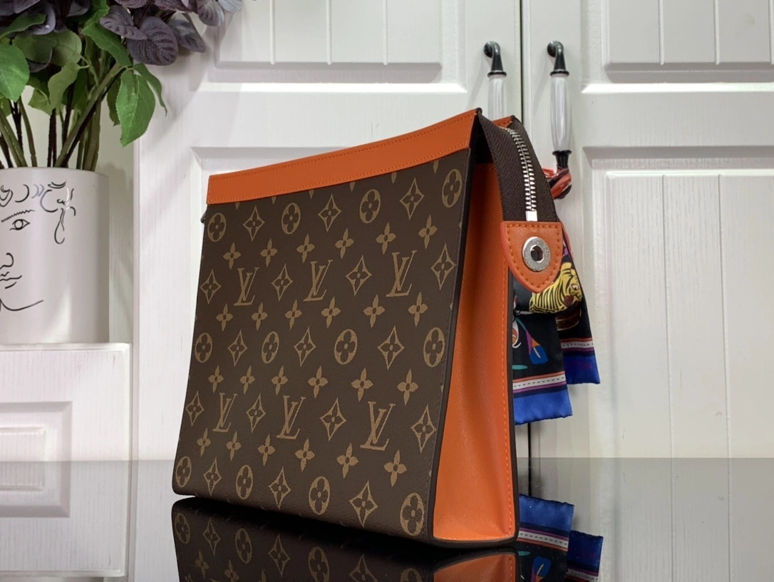 MOMO- 8V m82855 high quality version cowhide 【Pochette Voyage 】 item：E-B063A0497H