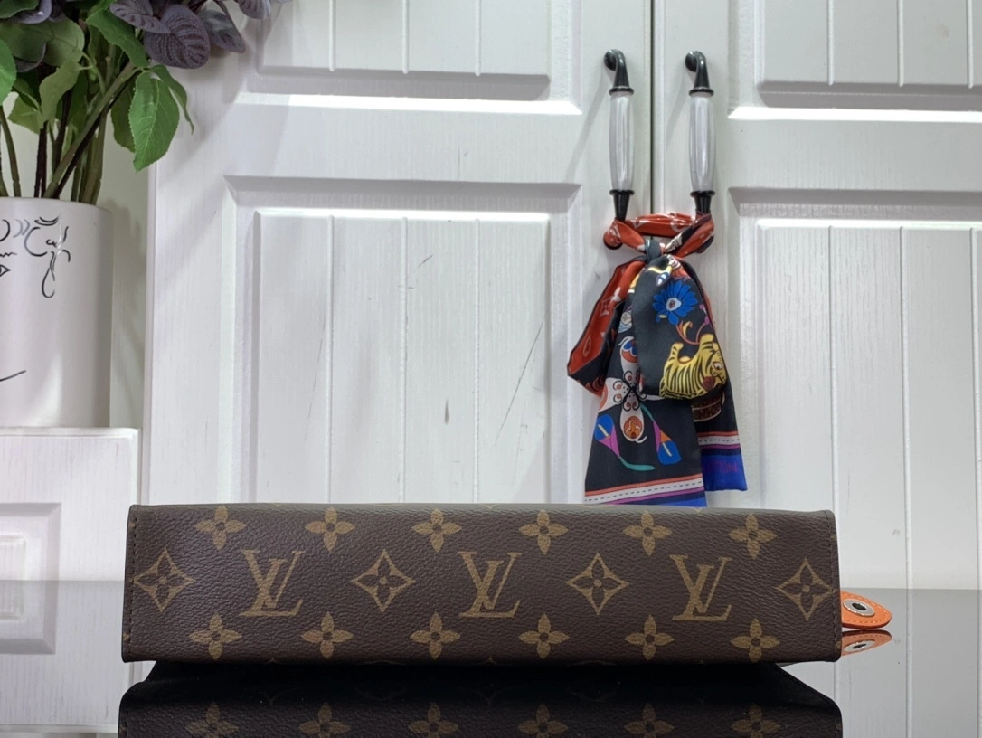 MOMO- 8V m82855 high quality version cowhide 【Pochette Voyage 】 item：E-B063A0497H