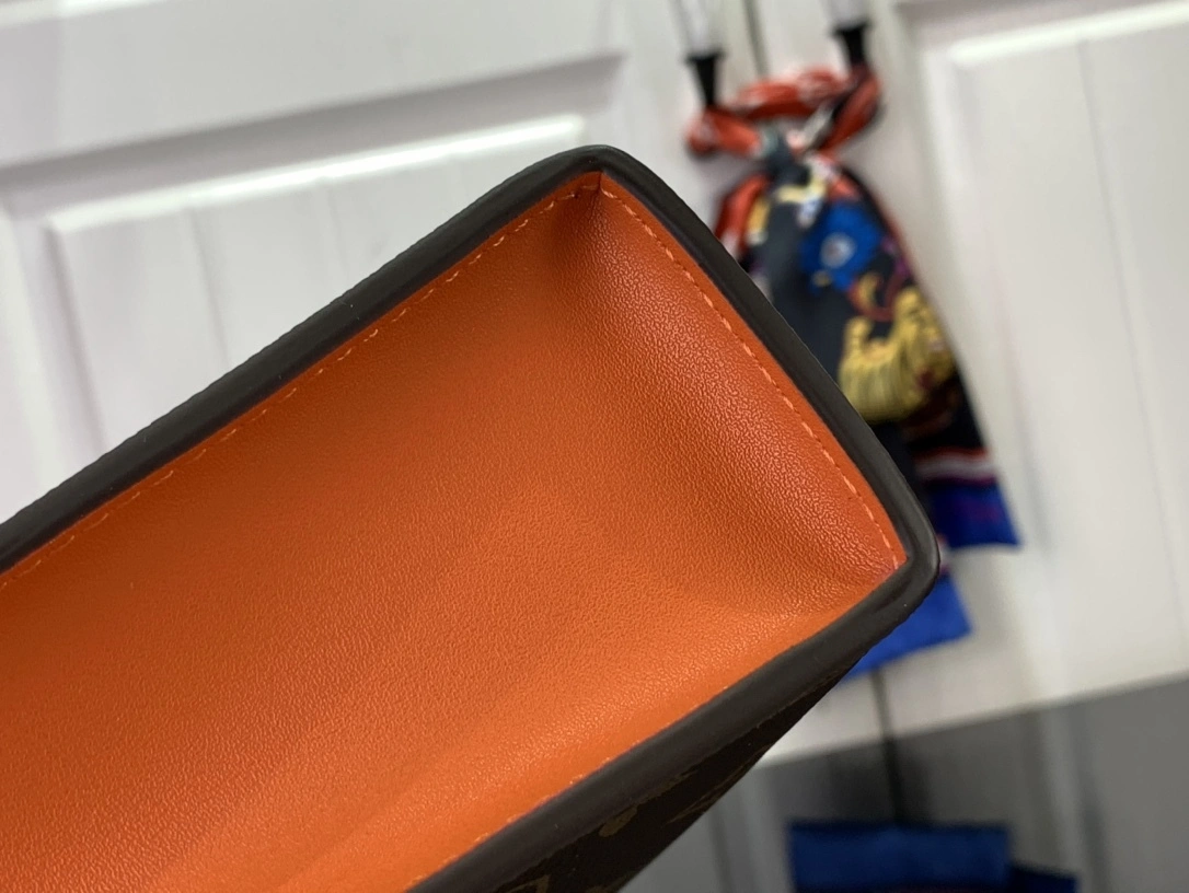 MOMO- 8V m82855 high quality version cowhide 【Pochette Voyage 】 item：E-B063A0497H