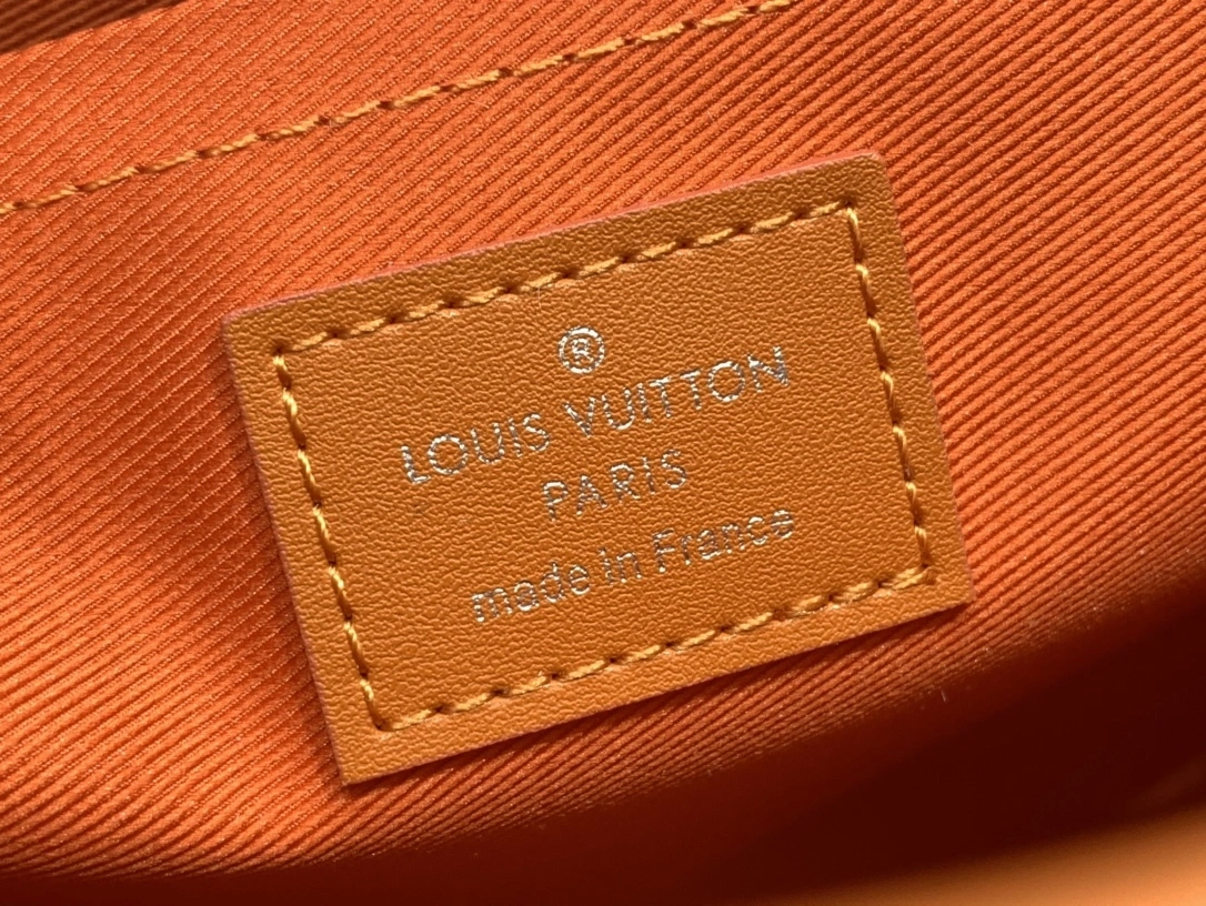 MOMO- 8V m82855 high quality version cowhide 【Pochette Voyage 】 item：E-B063A0497H