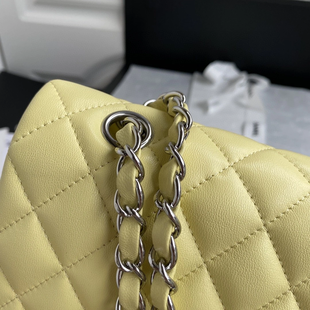 MOMO- A01112 Classic Flap Bag item : B-B00M1735
