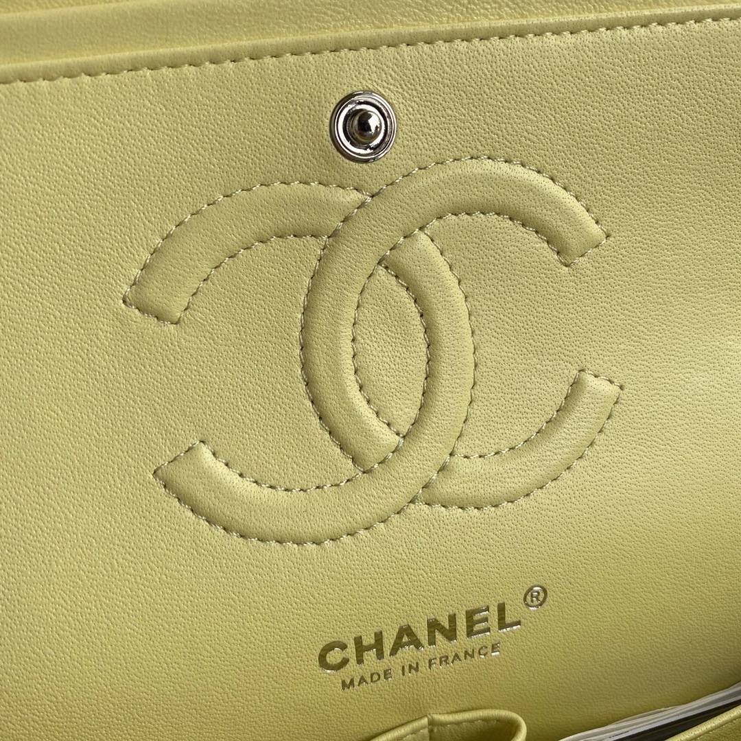 MOMO- A01112 Classic Flap Bag item : B-B00M1735