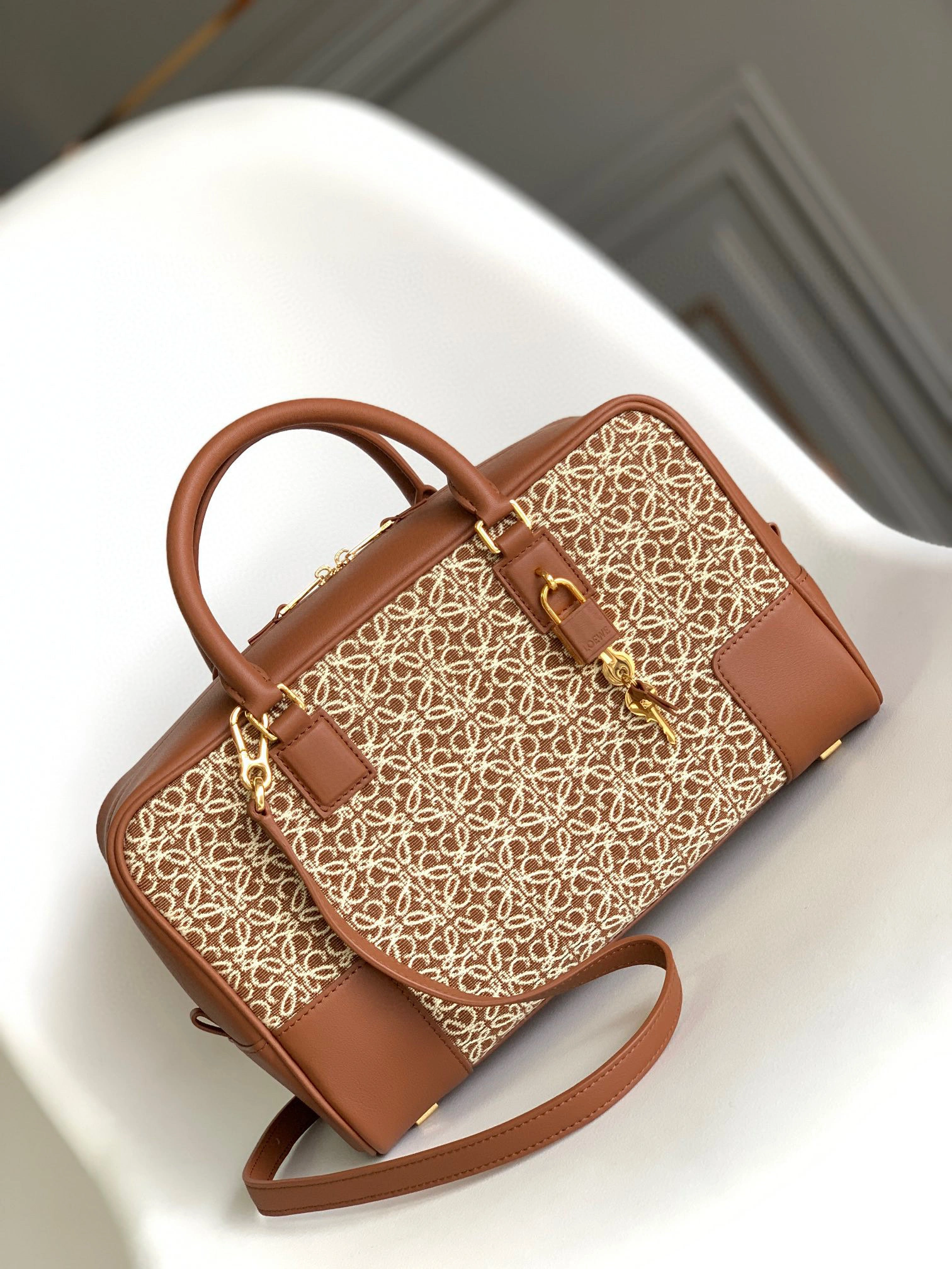 MOMO- A039N08X02-2713 Amazona cowhide item：B-B063F2327C