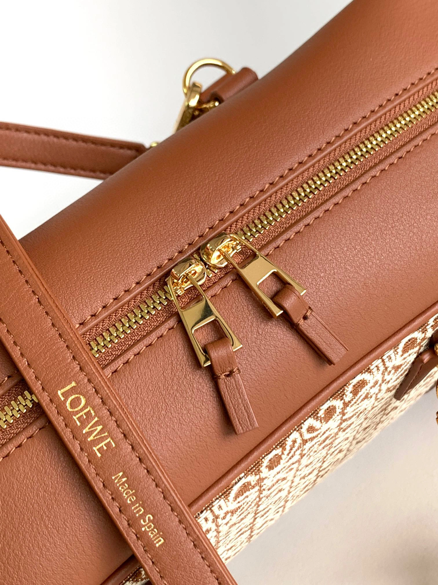 MOMO- A039N08X02-2713 Amazona cowhide item：B-B063F2327C
