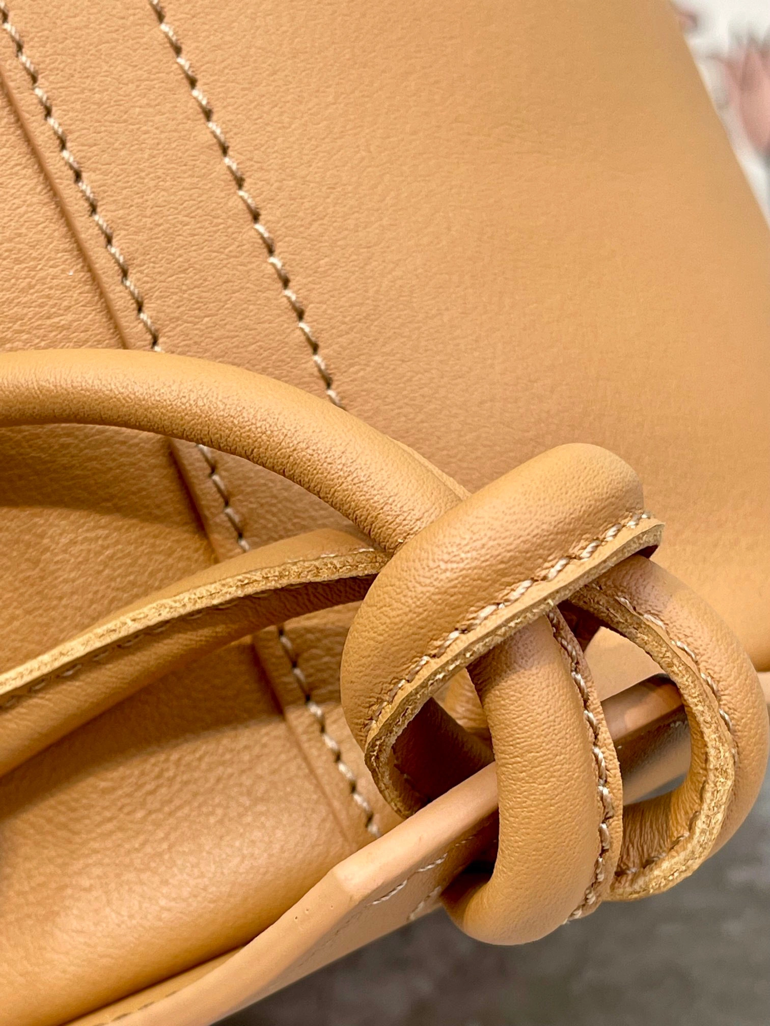 MOMO- A734Z18X11-2586 cowhide item：B-B063F2210C