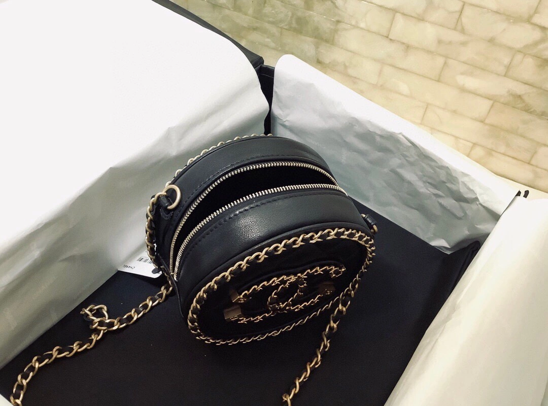 MOMO- AP0365 sheephide item : B-B307M2815