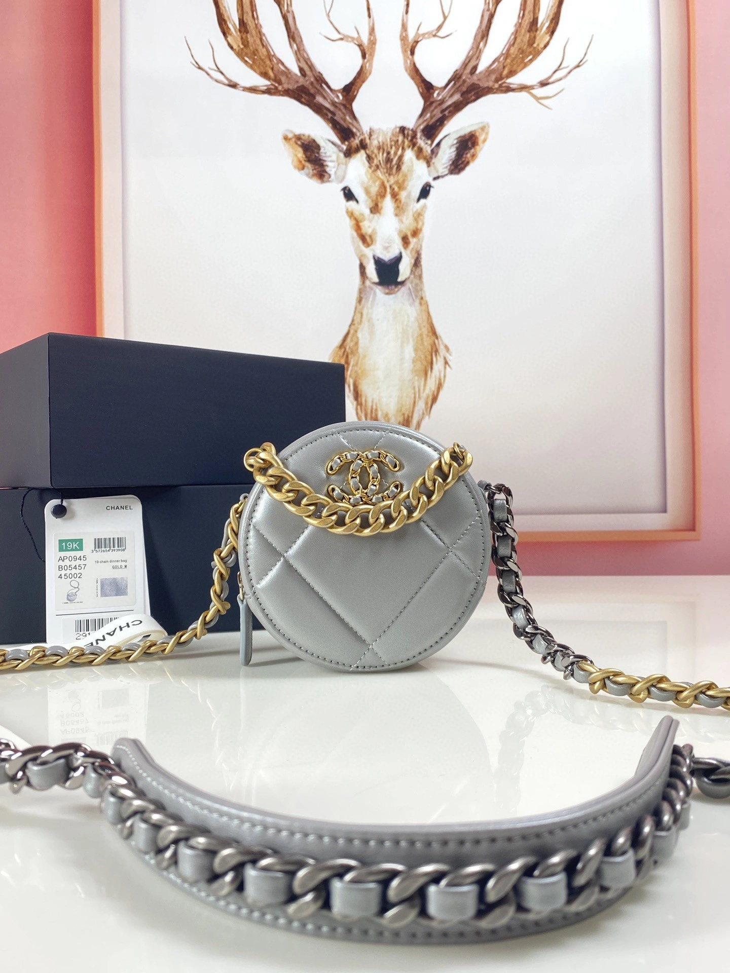 MOMO- AP0945 sheephide item : B-B00M1901