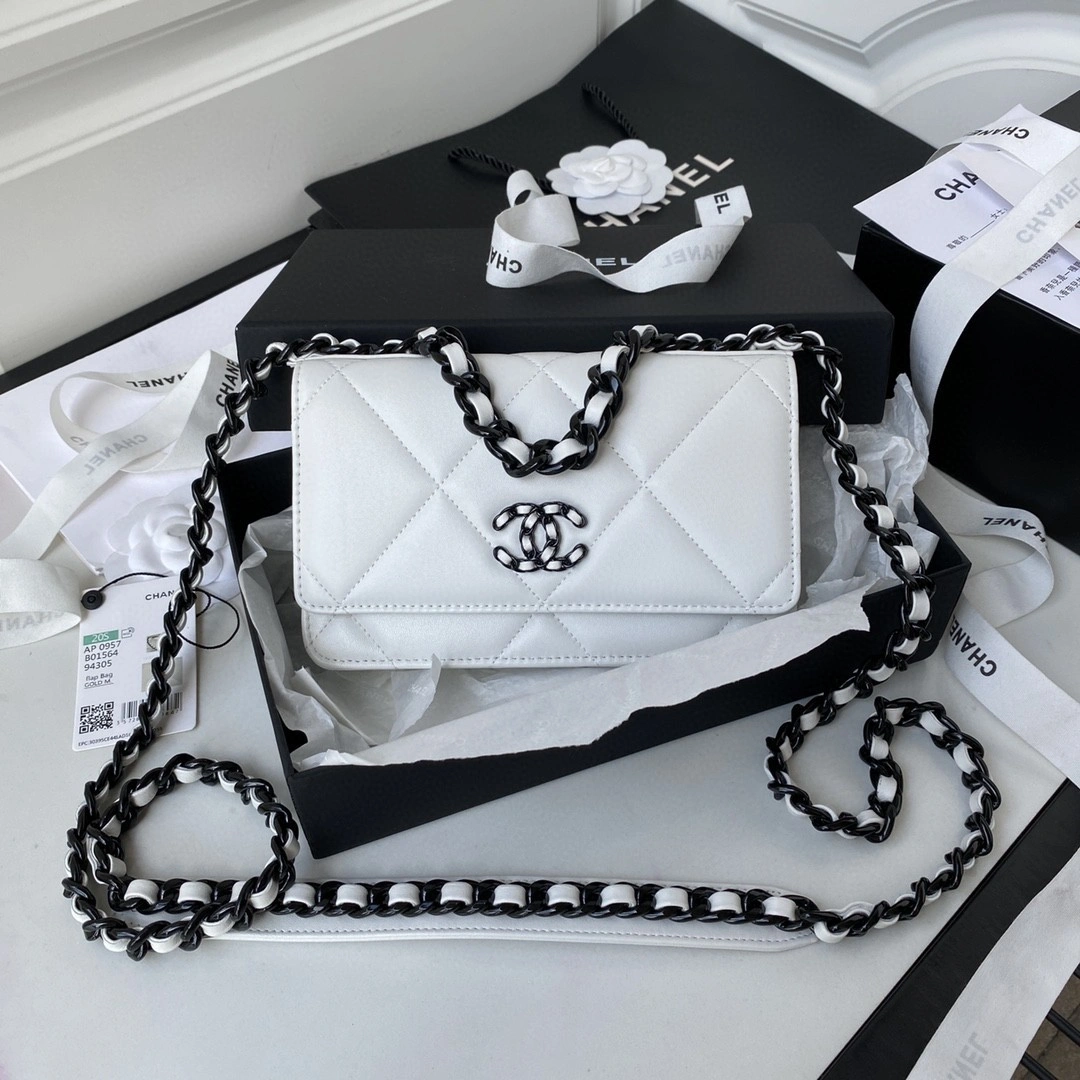 MOMO- AP0957 Lambskin woc item : B-B00M1911