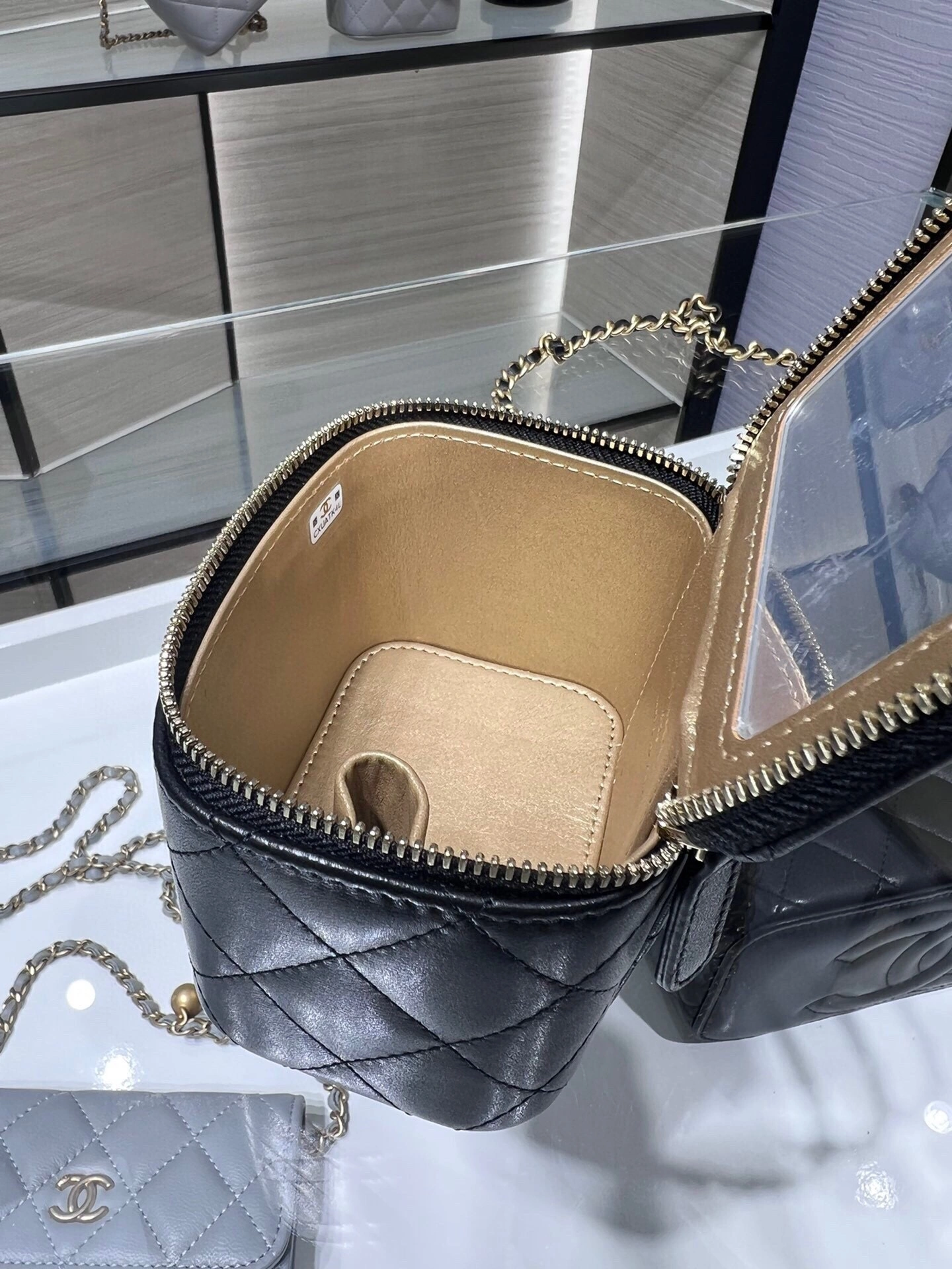 MOMO- AP1447-B02991-94305 item：C-B063I2318V
