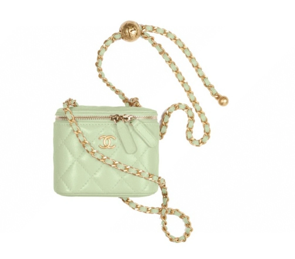 MOMO- AP1447 sheephide item : B-B00M1609
