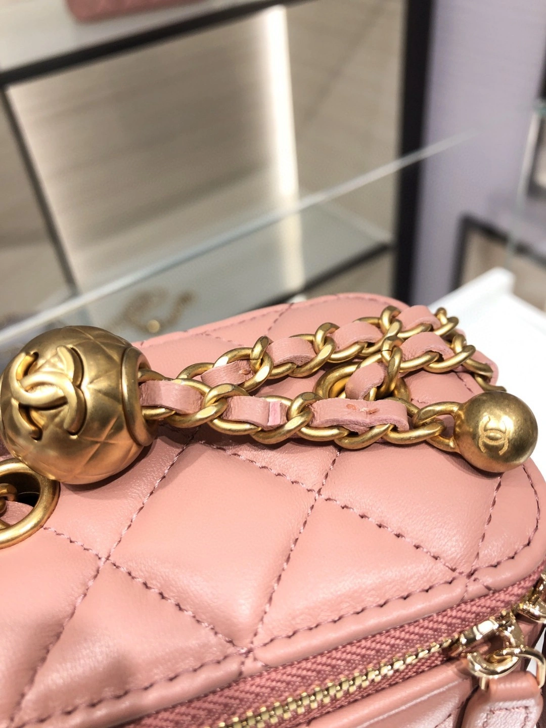 MOMO- AP1447 sheephide item : B-B00M1610