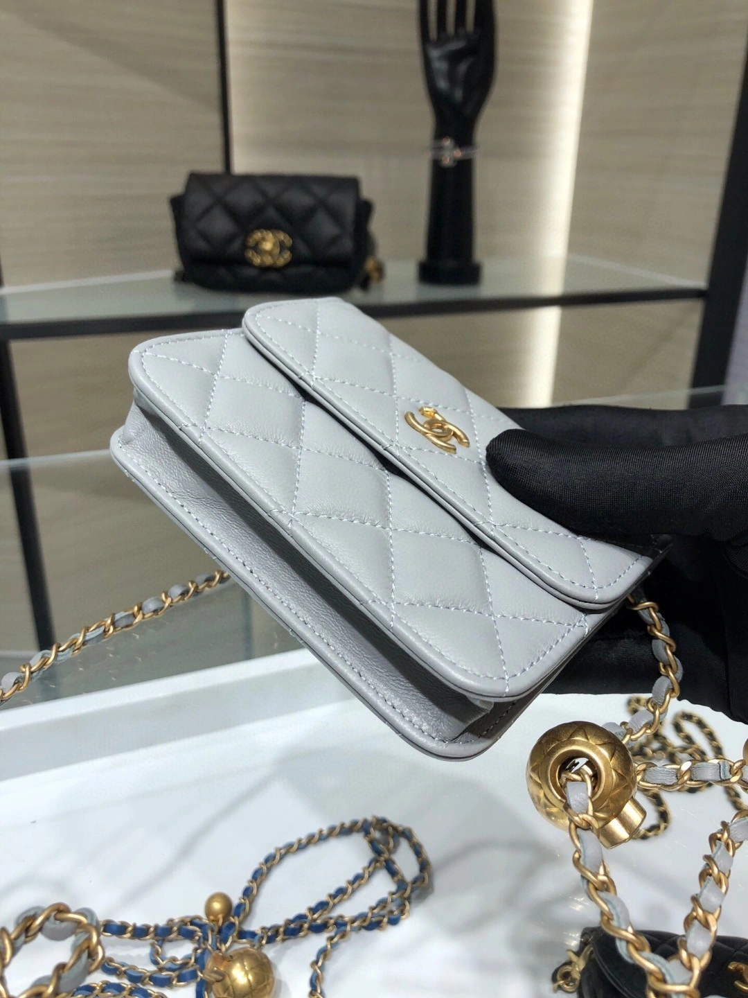 MOMO- AP1465 sheephide item : B-B00M1605
