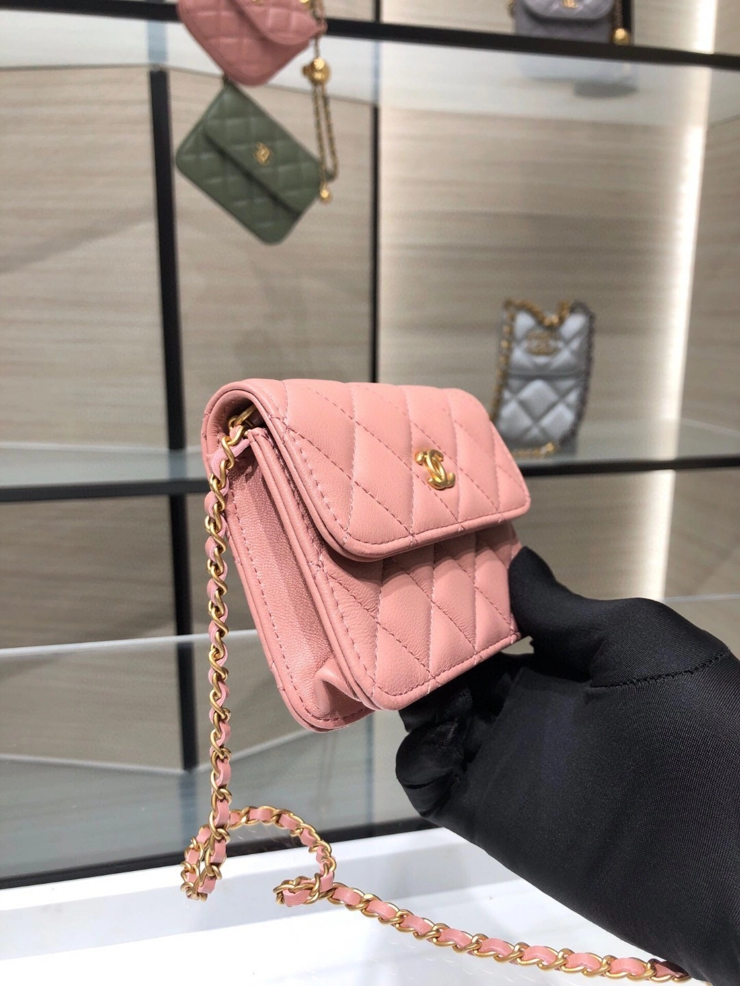 MOMO- AP1465 sheephide item : B-B00M1606