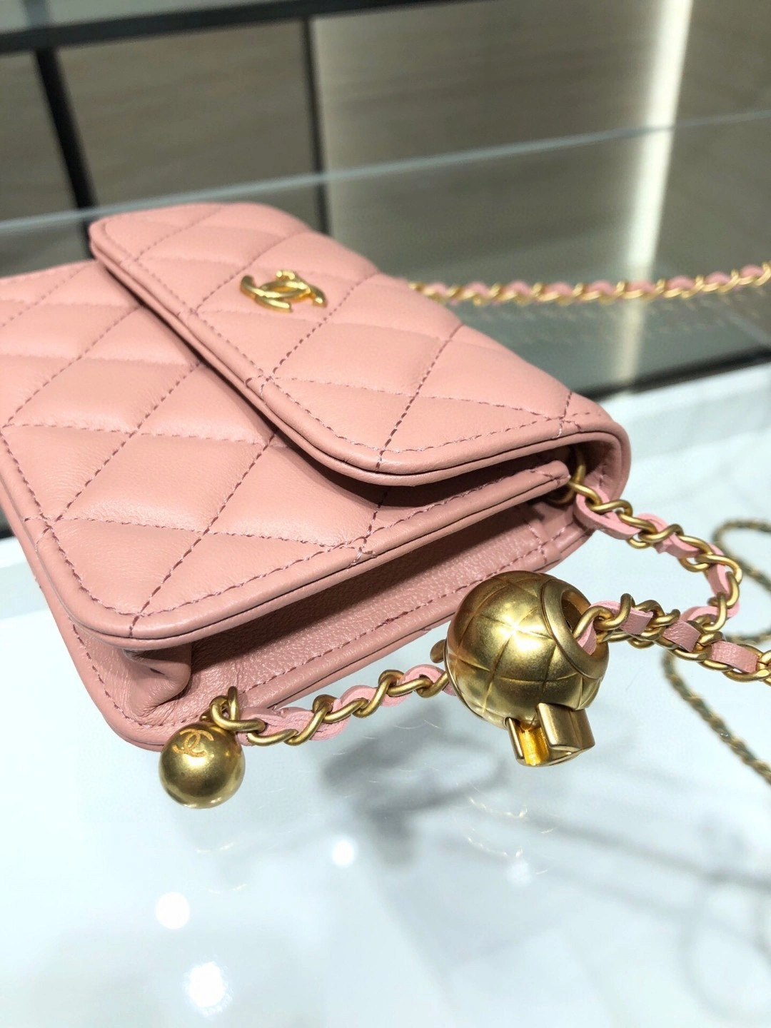 MOMO- AP1465 sheephide item : B-B00M1606