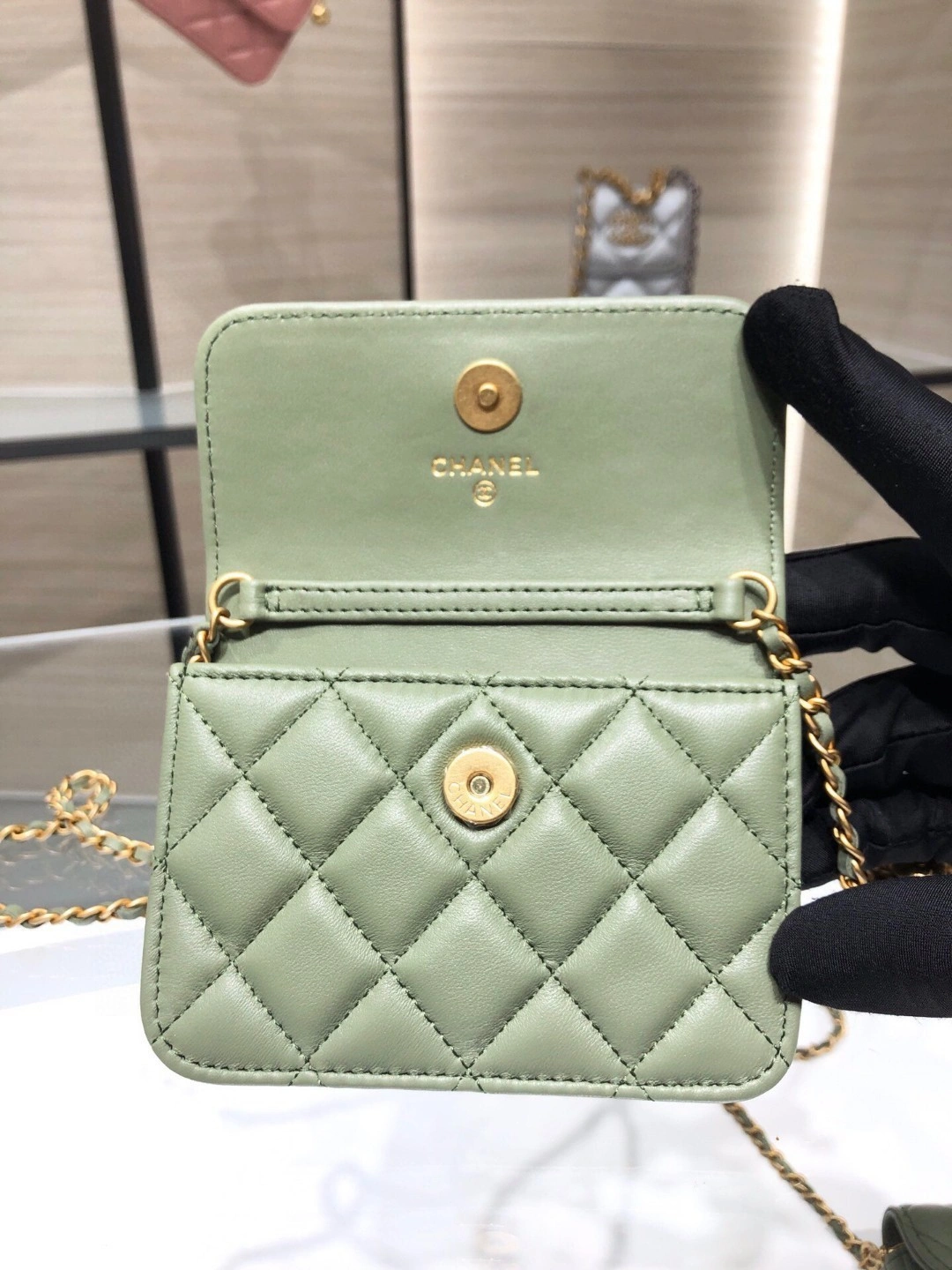 MOMO- AP1465 sheephide item : B-B00M1611