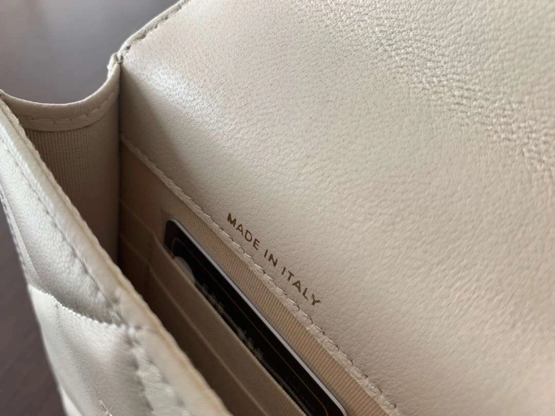 MOMO--AP1773 19bag Goatskin item : 321B55D1501