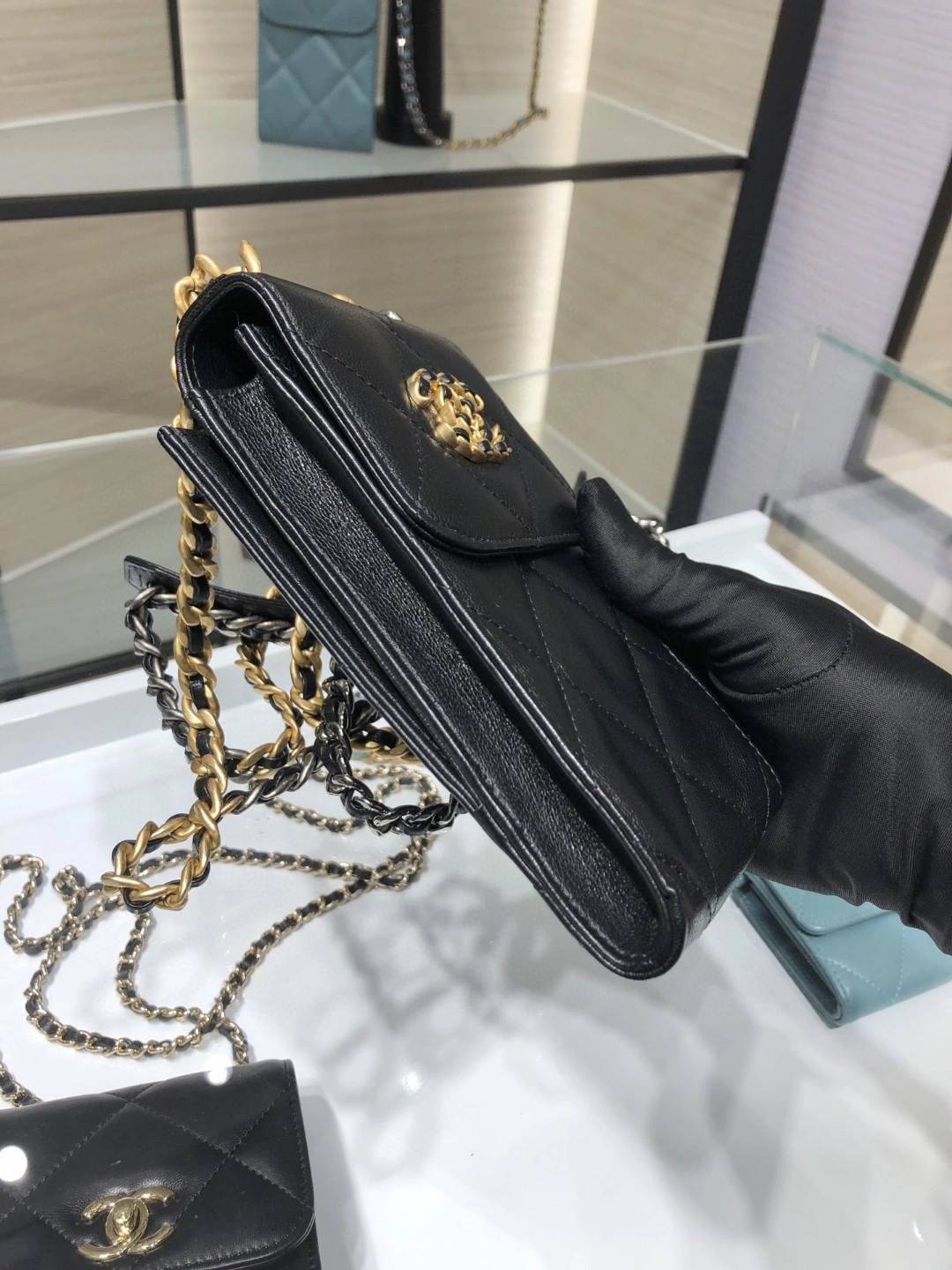 MOMO- AP1773 Lambskin 19 item : B-B00M2514