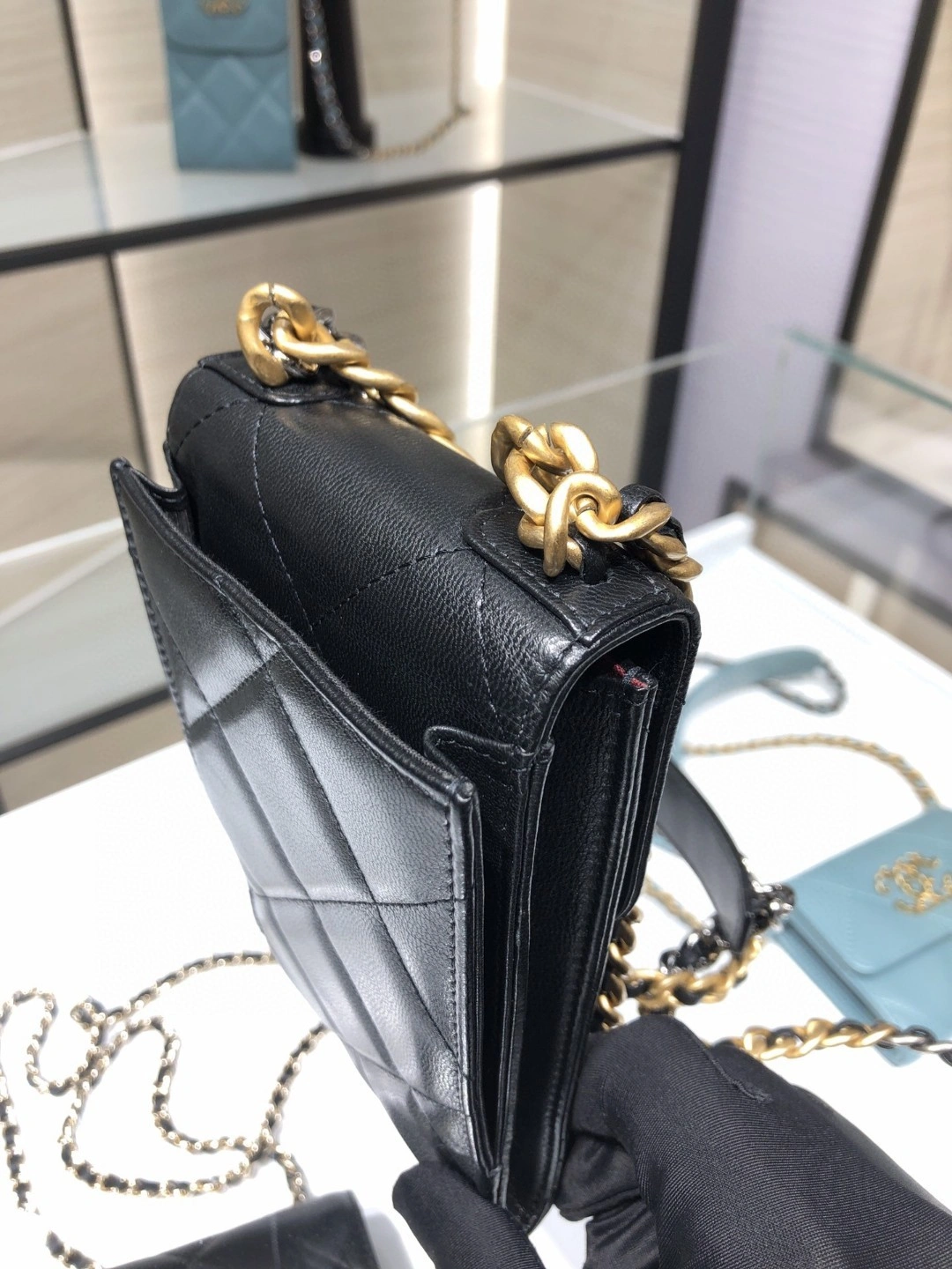 MOMO- AP1773 Lambskin 19 item : B-B00M2514
