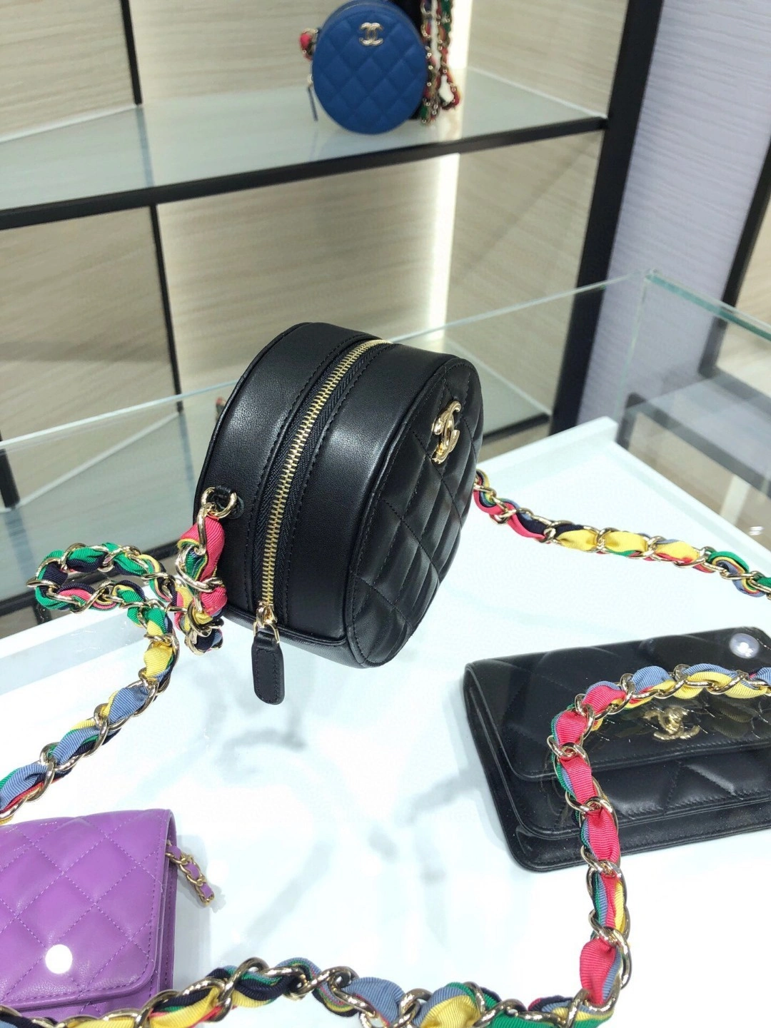 MOMO- AP2055 item : B-B00M2037