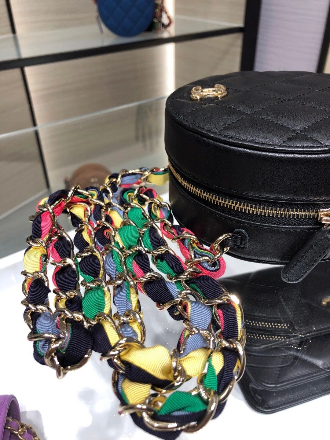 MOMO- AP2055 item : B-B00M2037
