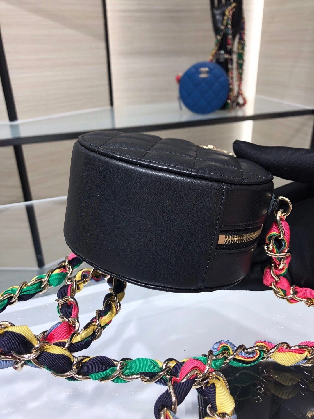 MOMO- AP2055 item : B-B00M2037