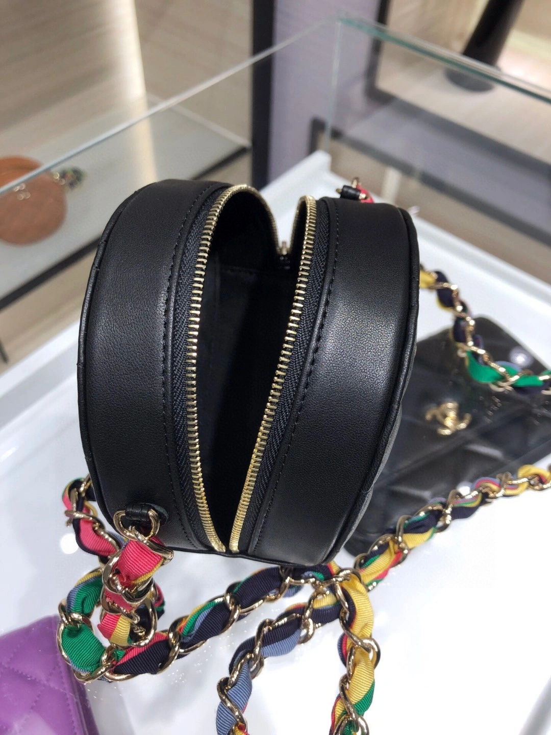 MOMO- AP2055 item : B-B00M2037
