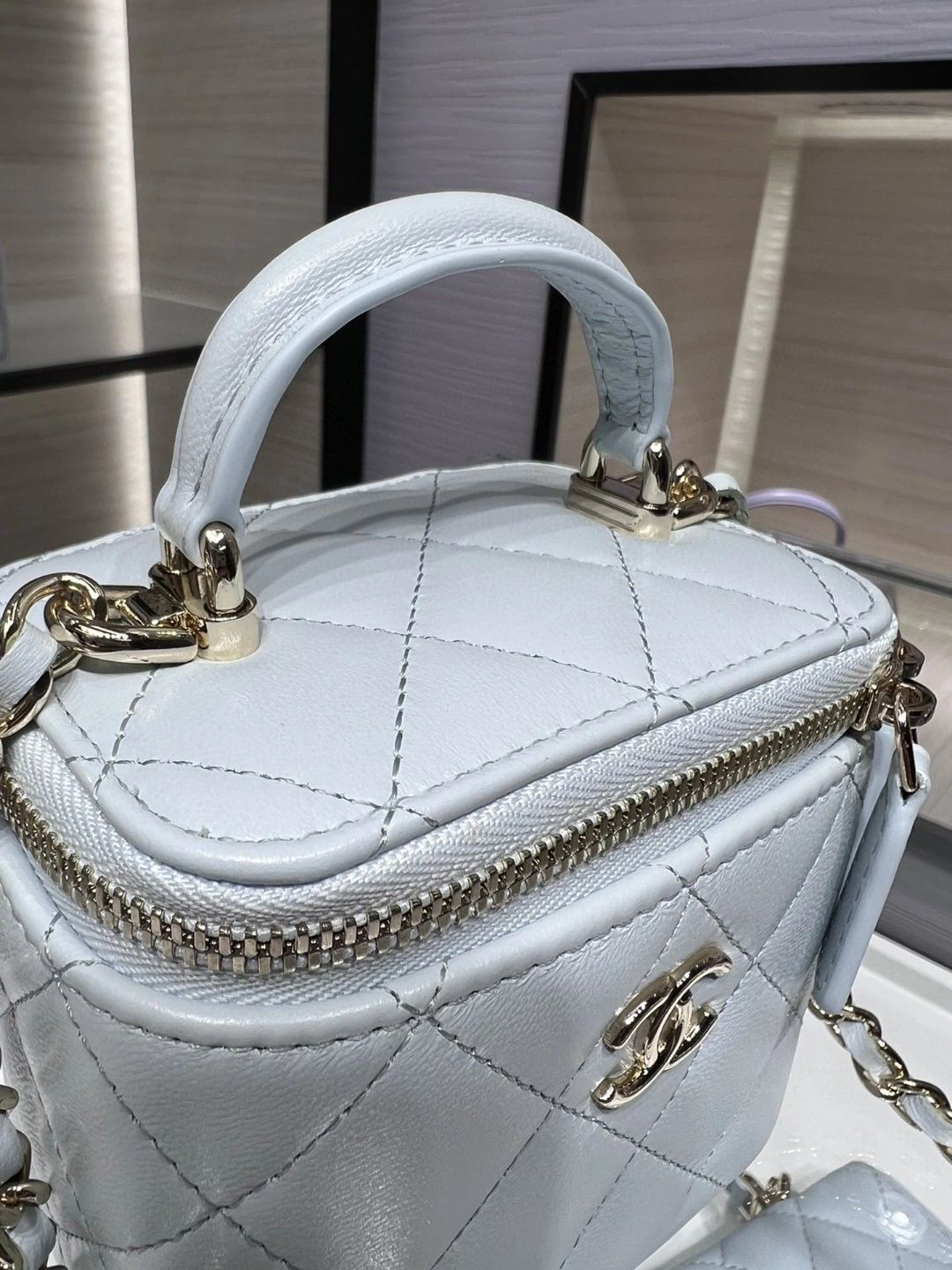 MOMO- AP2198 item : B-B307M1838