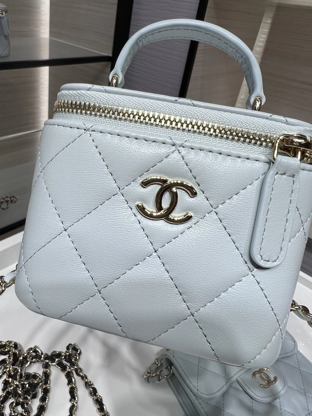 MOMO- AP2198 item : B-B307M1838