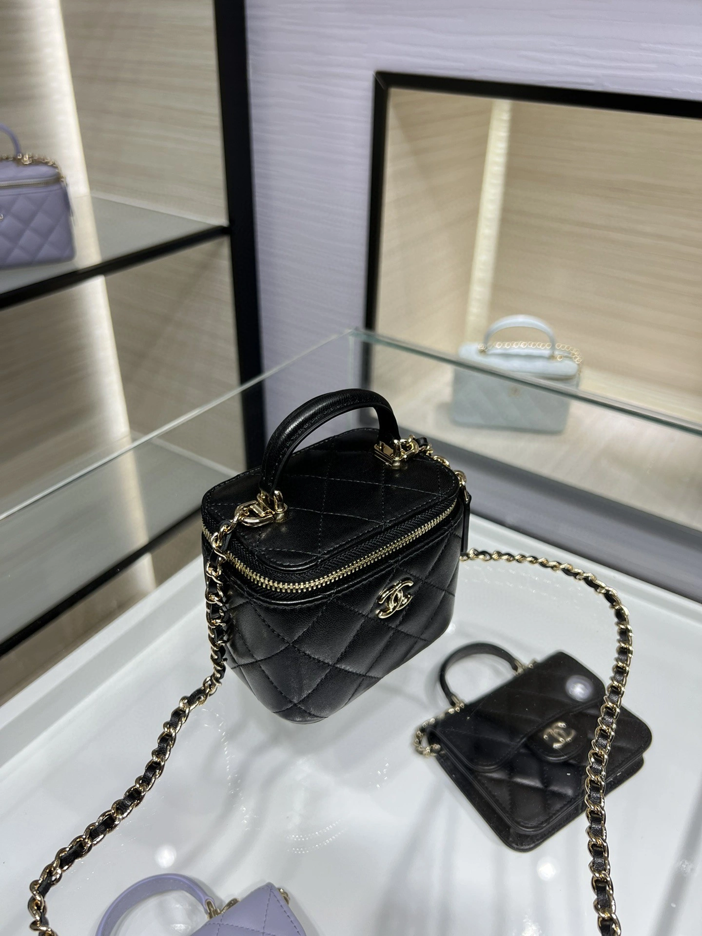 MOMO- AP2198 item : B-B307M1904