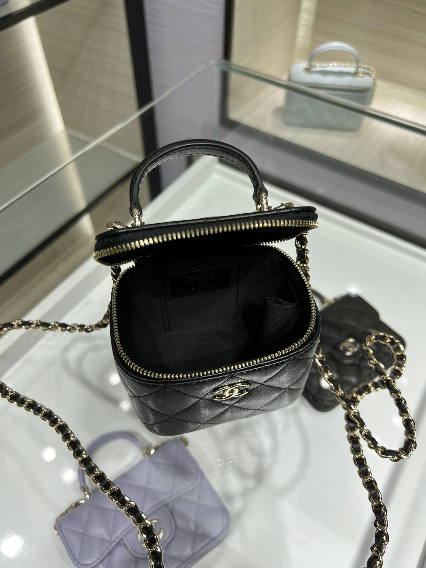 MOMO- AP2198 item : B-B307M1904
