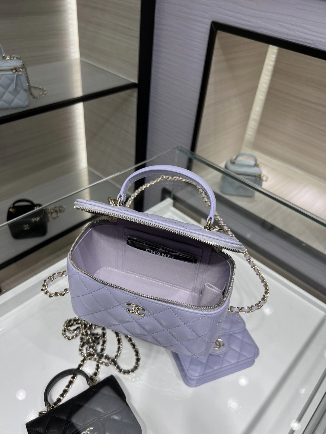 MOMO- AP2199 item : B-B307M1849