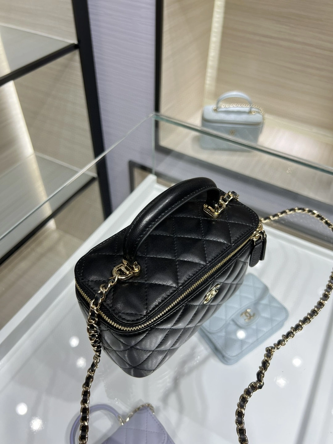 MOMO- AP2199 item : B-B307M1852