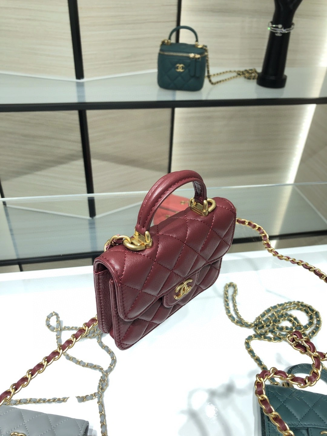 MOMO- AP2200 item : B-B00M1826