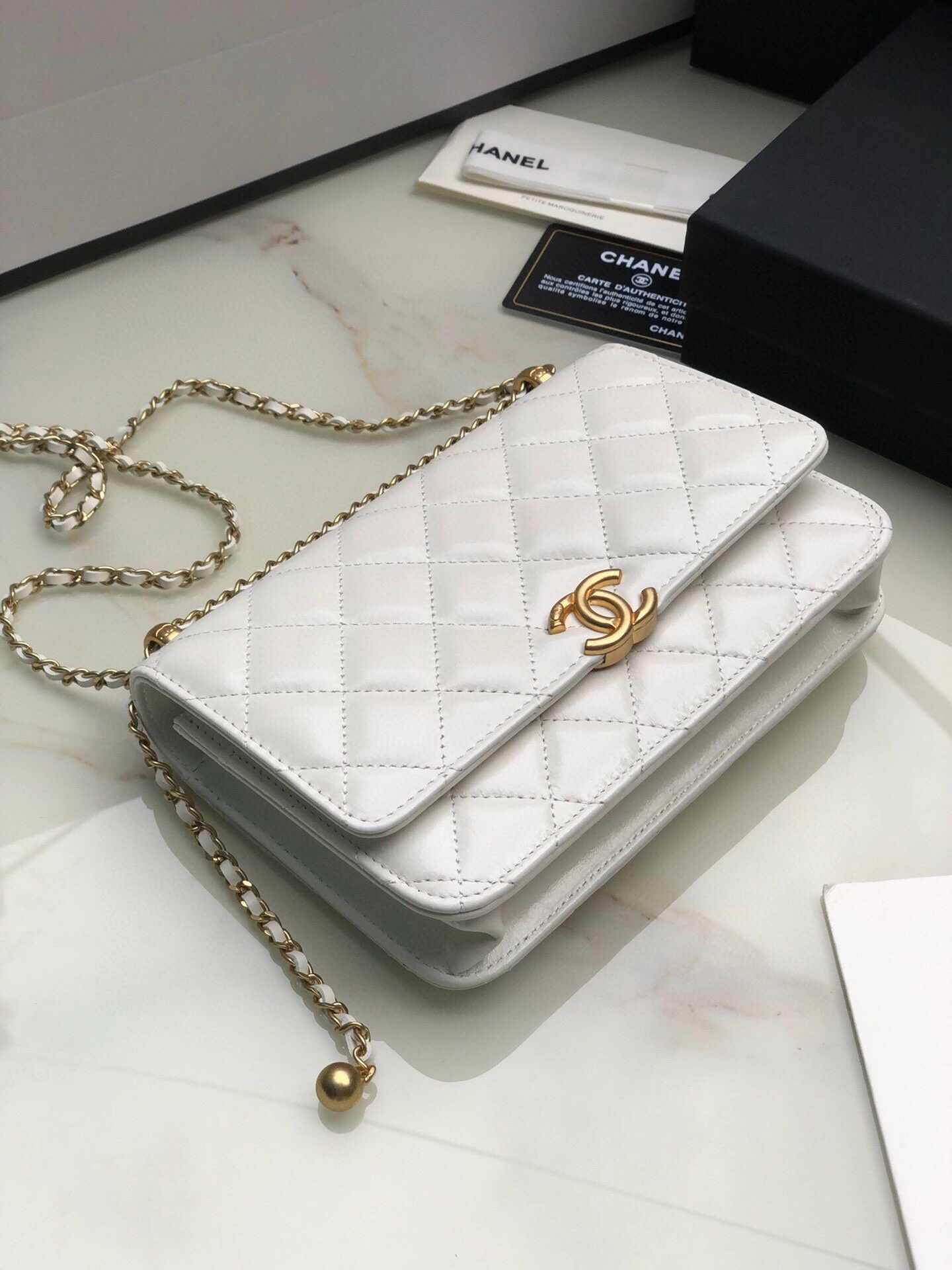 MOMO- AP2289 cowhide item : B-B307M1925
