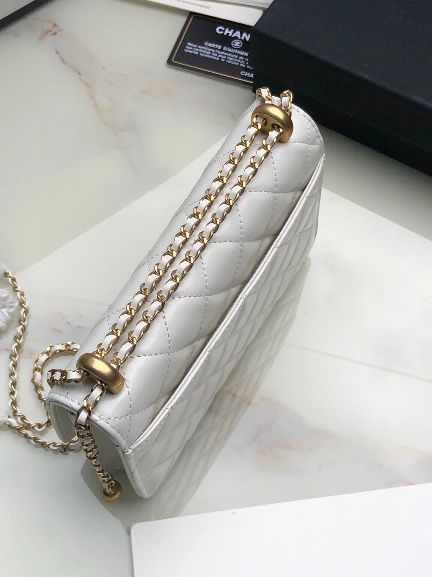 MOMO- AP2289 cowhide item : B-B307M1925