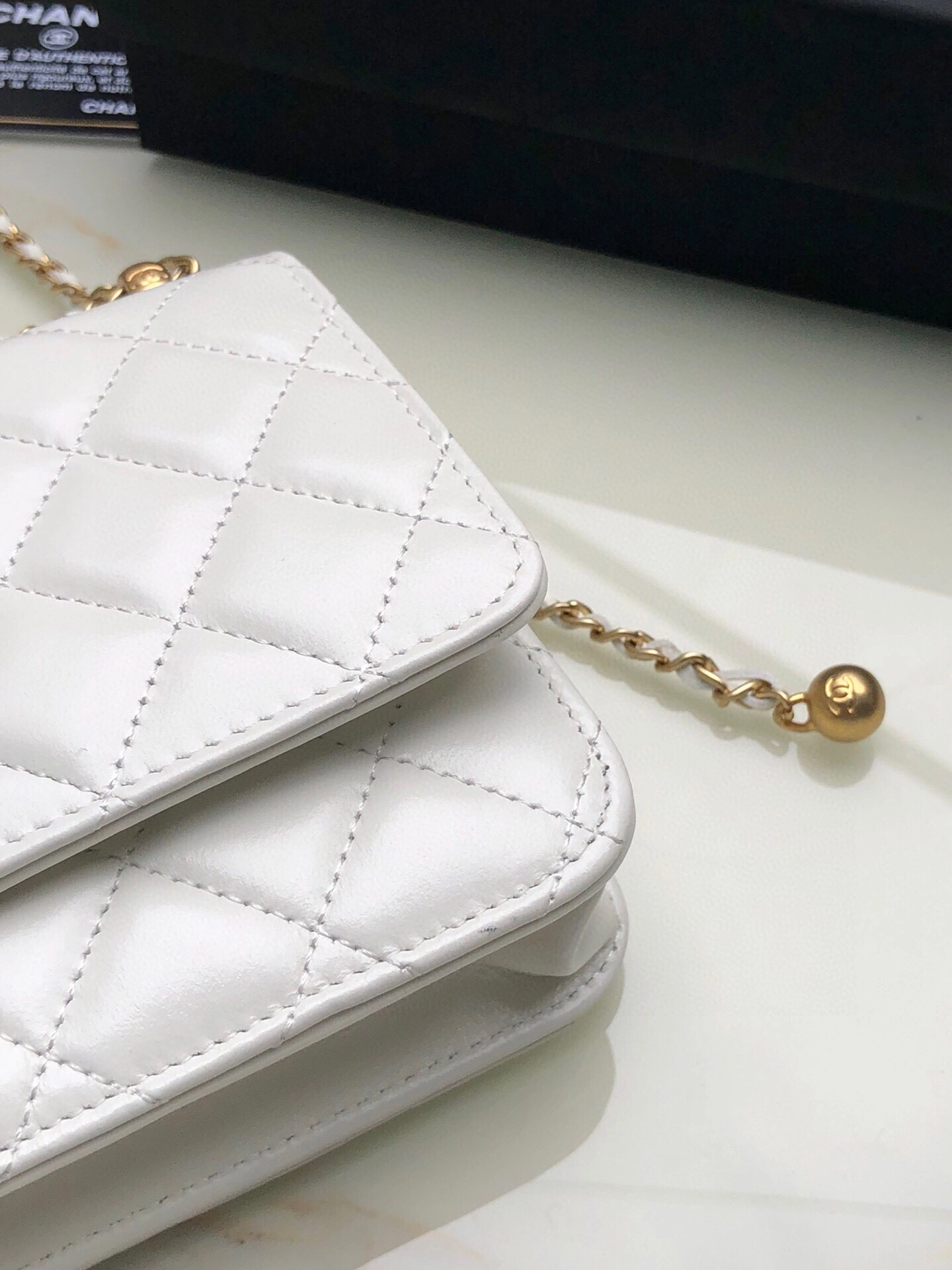 MOMO- AP2289 cowhide item : B-B307M1925