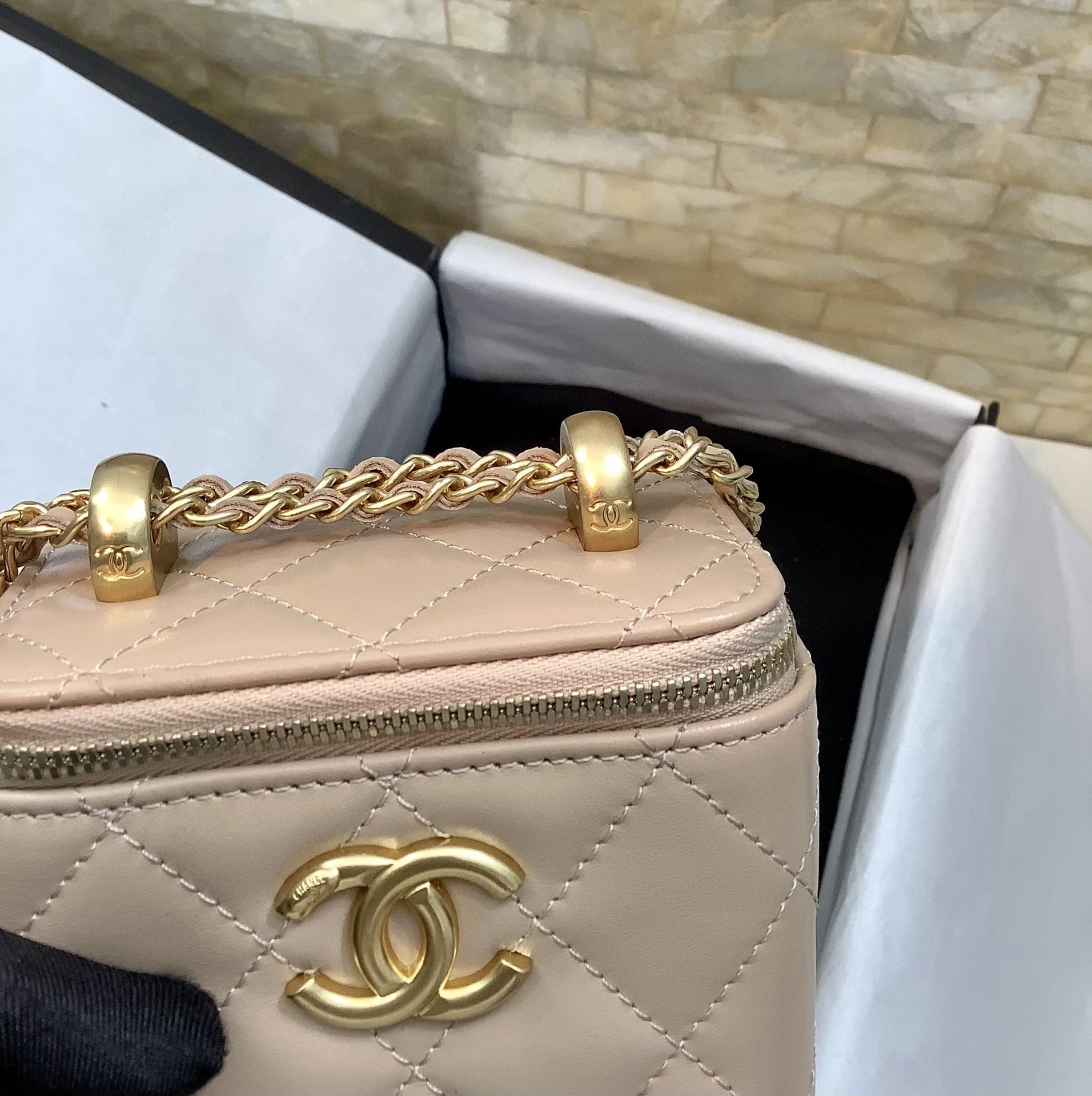 MOMO- AP2292 cowhide item : B-B307M1907