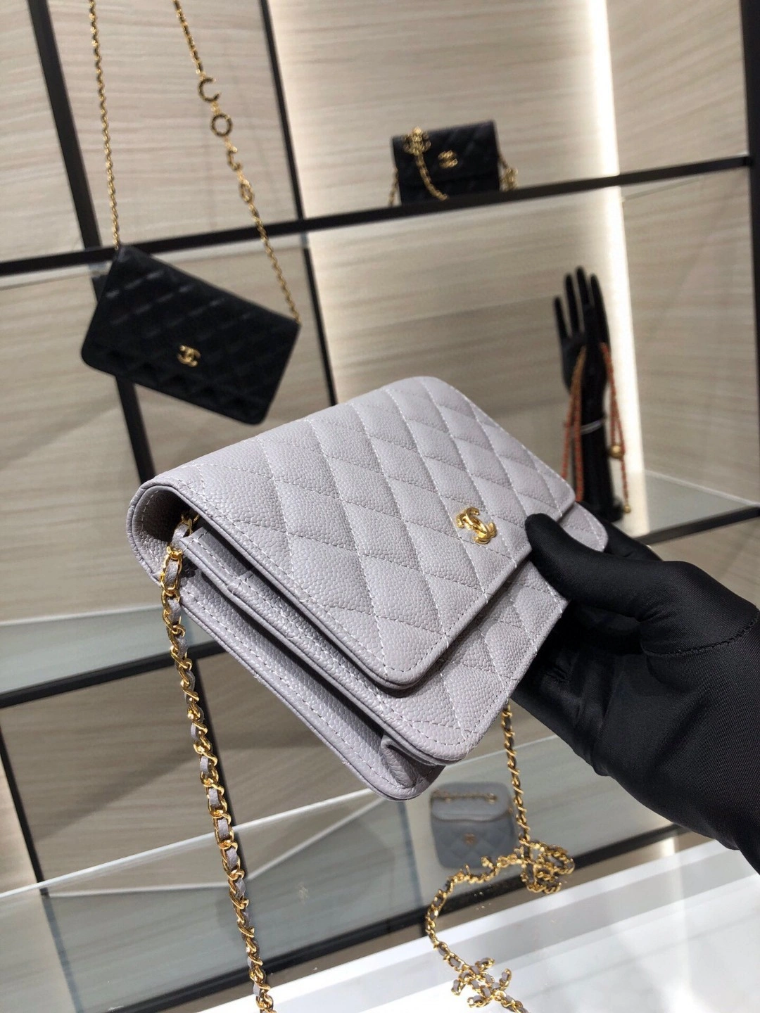 MOMO- AP2298woc Calfskin item : B-B00M2515