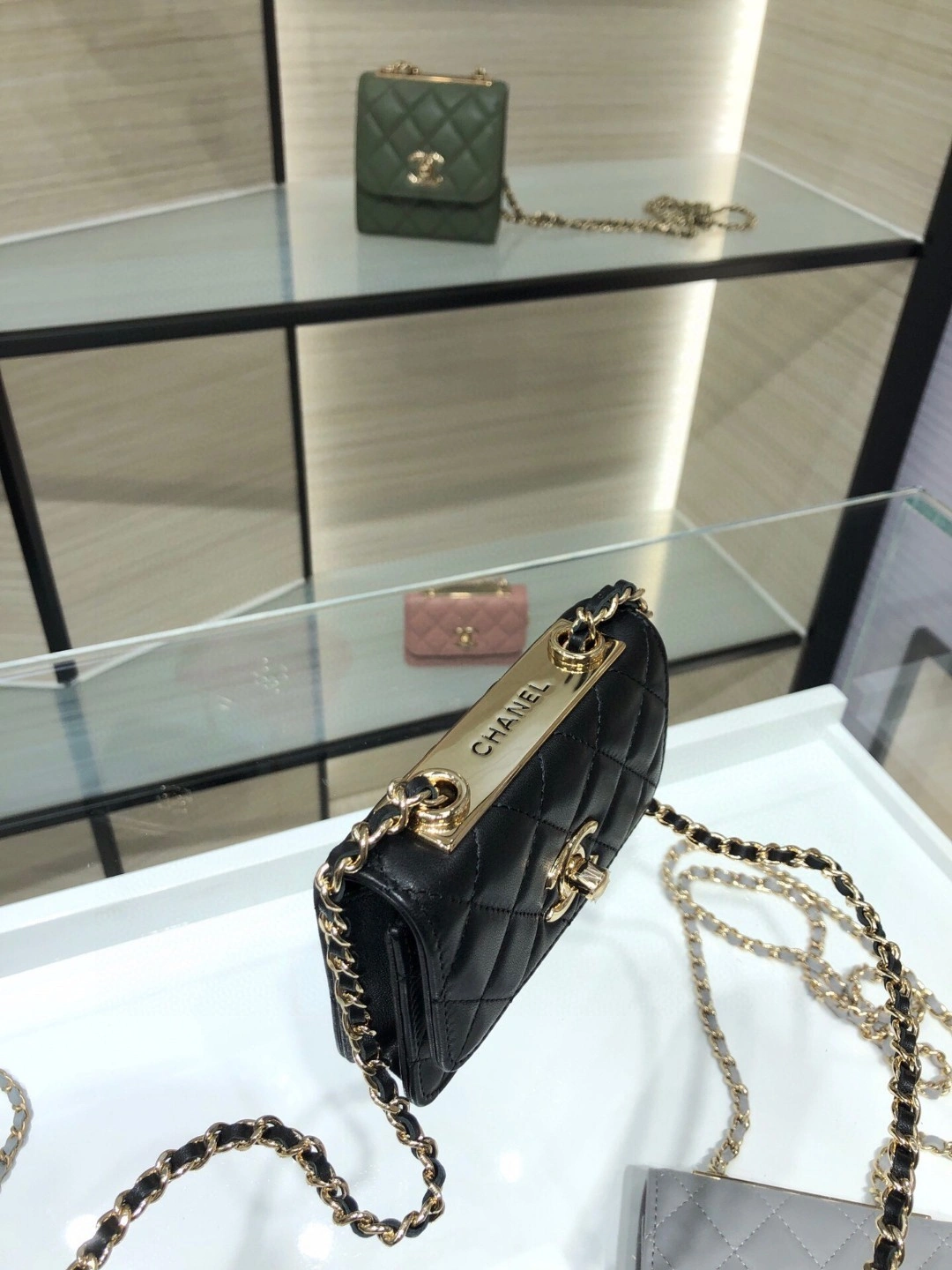 MOMO- AP2301 Lambskin trendy mini item : B-B00M1752
